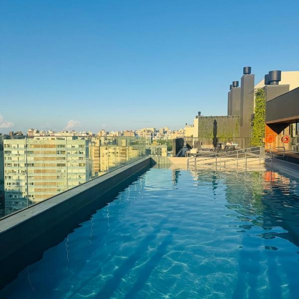 Rooftop com piscina alêm de por do sol incrível POA, Cidade Baixa, Centro
