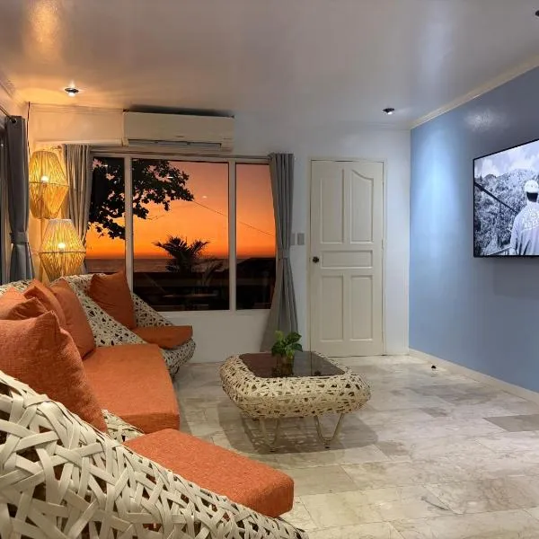 Bobby's Villa Beachfront, Paringao, La Union, hotel in Bauang