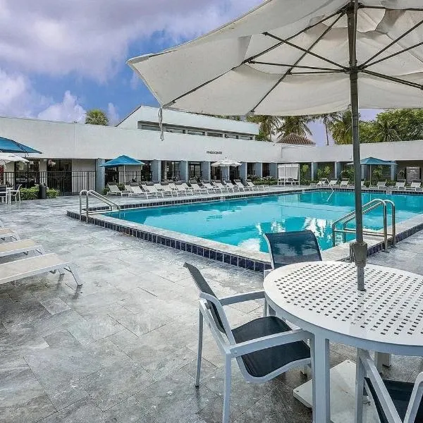Boca Raton Florida - Apartamento amoblado para estancia larga, хотел в Бока Ратон