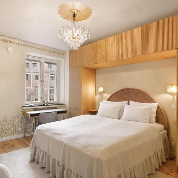 Enchanting 1BR w/ King Bed in Unbeatable Location, hotel Helsinkiben