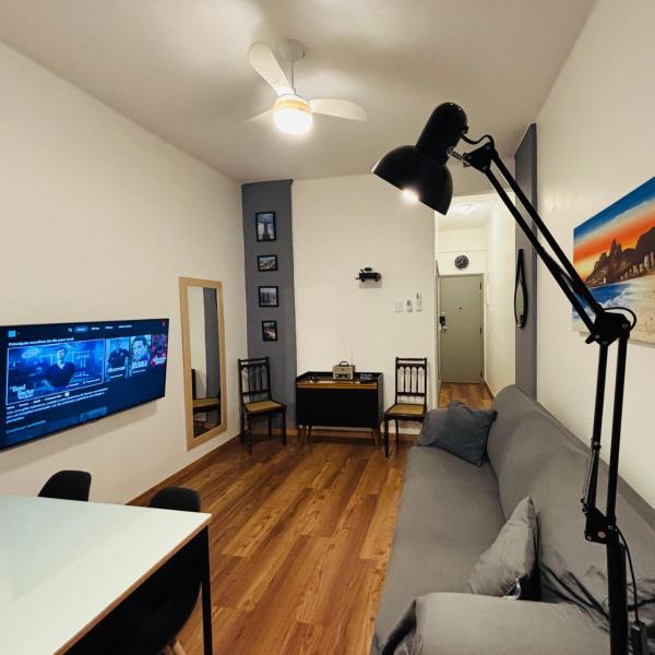 Apartamento a 200 m da Praia de Copacabana, Wi-Fi rápido, Ar-condicionado e Smarts TVs, perto de Ipanema