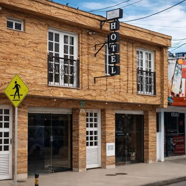 Hotel Restaurante El Madroño Chia，奇亞的飯店
