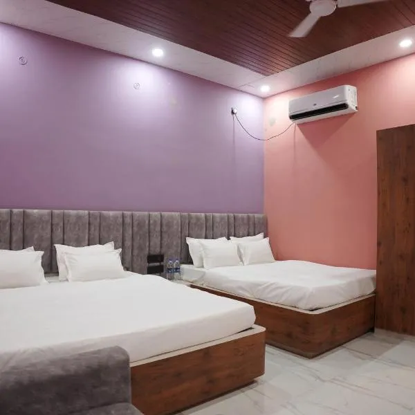 Hotel Asha Palace By Basotel, hotel u gradu Deogar