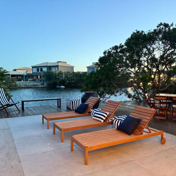 Deliciosa casa de alto padrão com vista e lazer em Búzios!