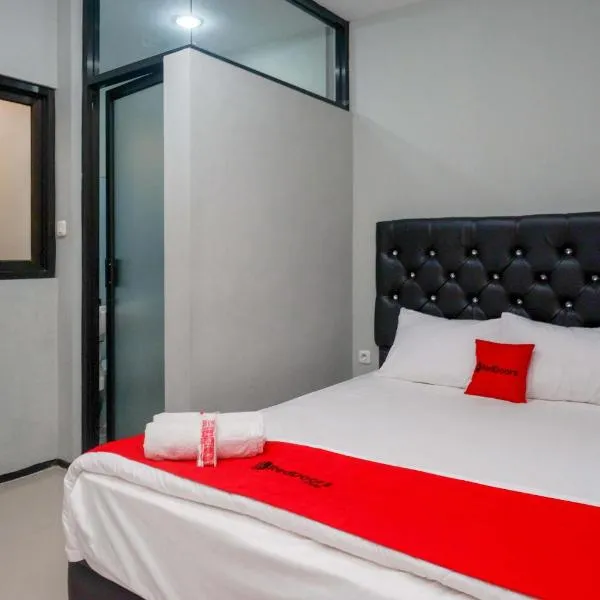 RedDoorz Plus @ Kalpataru, hotel din Rampal