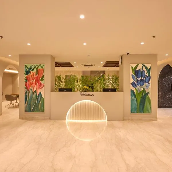 Tulip Inn Gurugram Sector 39, hotel u gradu 'Gurgaon'