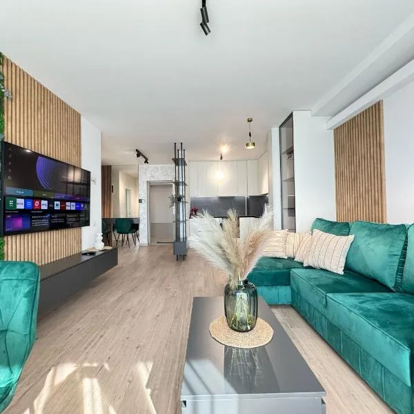 Renting Suceava Glam Apartments with Parking, hotel a Suceava