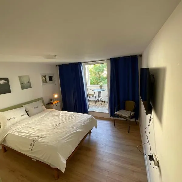 Green gallery, מלון בחיפה