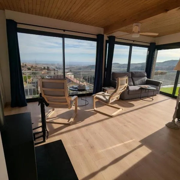 Gîte du Vieux Cuvage, Hotel in Vaux-en-Beaujolais