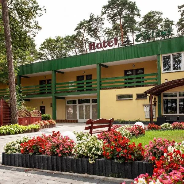 Hotel Zielony & OW Borowik & Pensjonat Manhattan - Centrum Rekreacji i Wypoczynku GASTROTUR, hotel v mestu Turawa