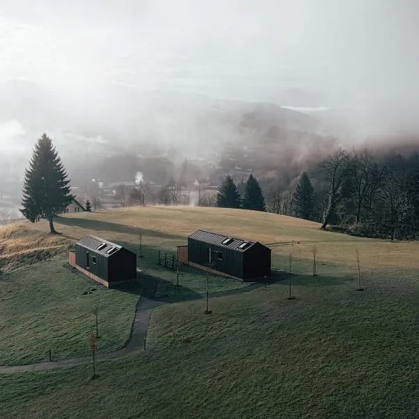 Hapfn Tiny Houses mit Hot Tub, hótel í Eibiswald