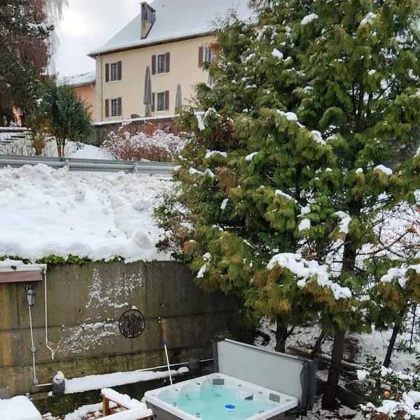 home du Morel - chalet cosy - jacuzzi privé - calme, hotell i Bellecombe
