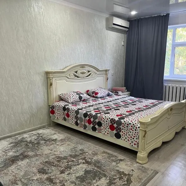 2x комнатная квартира в центре города, Уральск, hotel di Uralsk