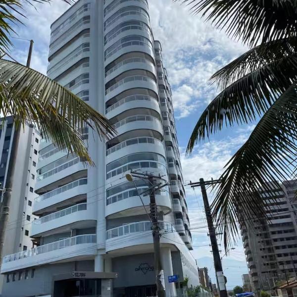 Apartamento dois quartos na Praia Grande - frente ao mar