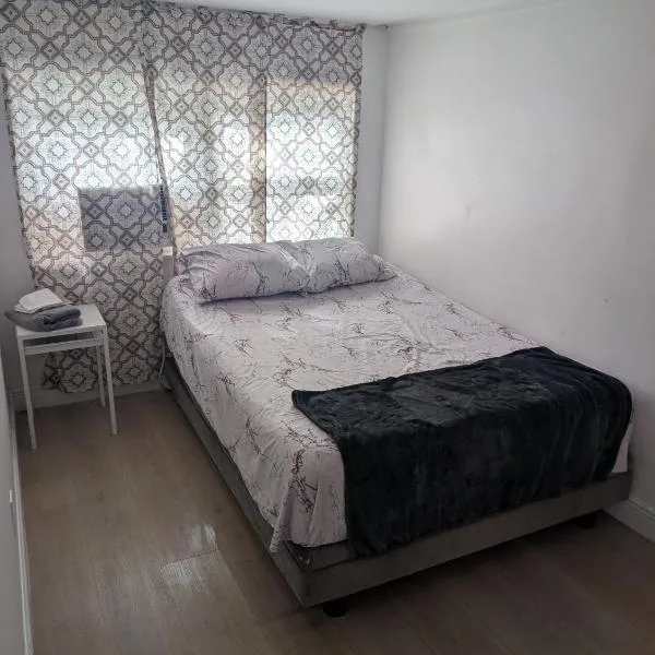 St Pete Studio Rooms, hotel in St. Petersburg