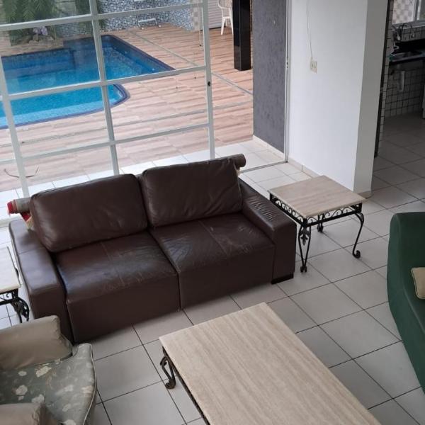 Casa de vidro na Praia piscina, area gourmet completa, 5 quartos 6 banheiros ha poucos passos da praia
