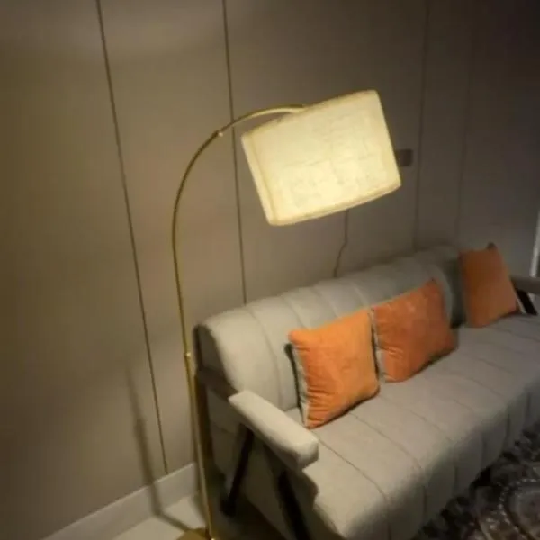 غرفتبن نوم فندقيه وصاله ومطبخ منفصل, hotel di Al Kharj