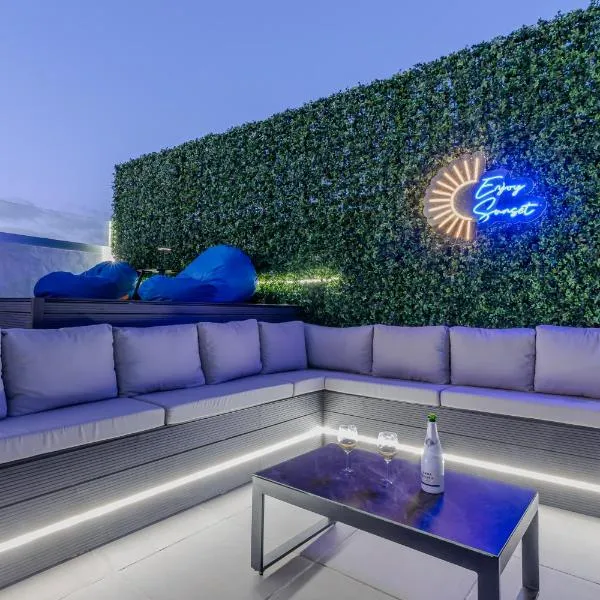 Modern house with sea views, pool and a chillout terrace, hotell sihtkohas Mogán