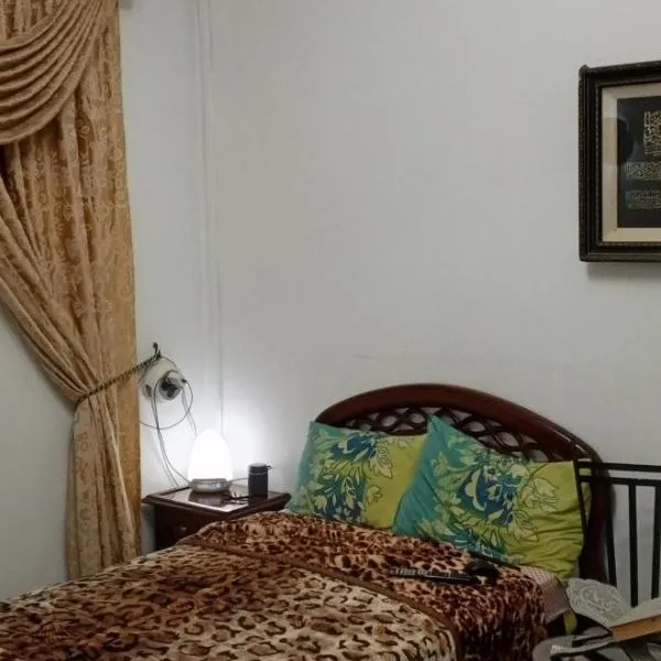 Chambre privée avec terrasse, hotel en Túnez