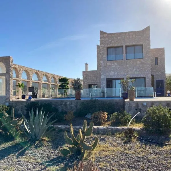 Villa piscine privée, vue mer, cuisinière, Essaouira, хотел в Есувейра