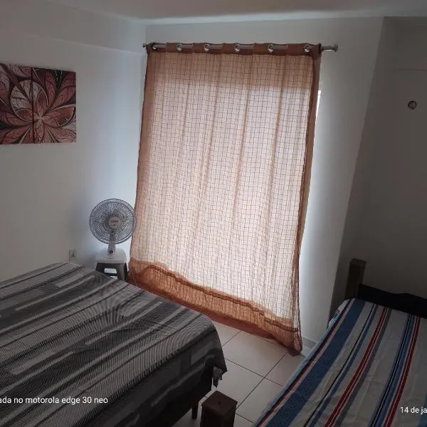 Apt no centro, com 3 vagas, garagem, check in flexível, ξενοδοχείο σε Jequie