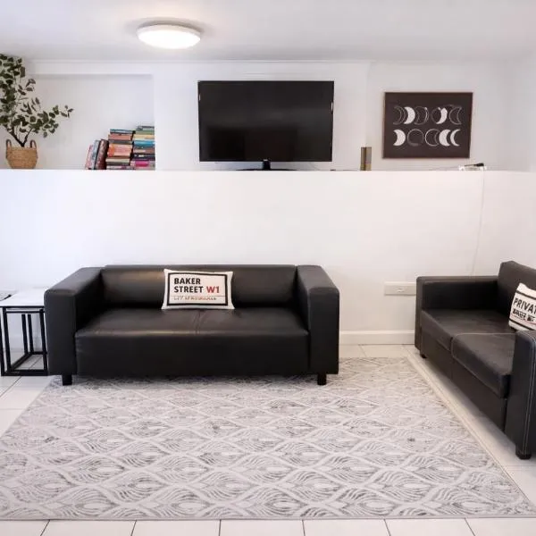 Viesnīca Kent 1 bedroom apartment 2 mins walk to Gravesend Station & Town Centre pilsētā Greivsenda