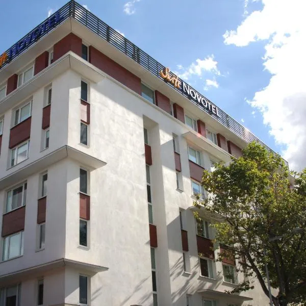 Novotel Suites Clermont Ferrand Polydome، فندق في كليرمون فيران