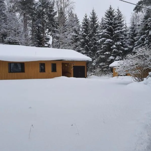Pientalo tukikohtana lähellä Joensuuta, hôtel à Kulho