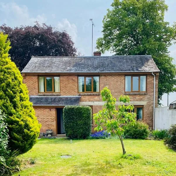 Explore & Restore in Dorset - Home away from home، فندق في Tolpuddle
