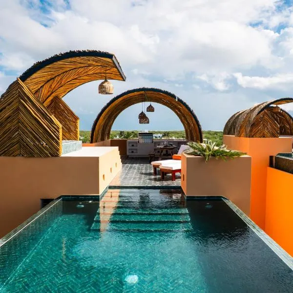 Coco Lou - Private Villa with Rooftop Pool, hotel din Holbox