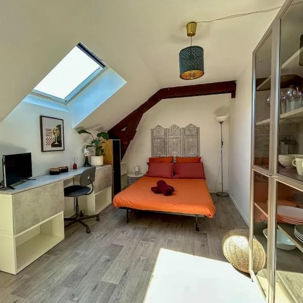 Studio Bord de Loire - Couëron, hótel í Couëron