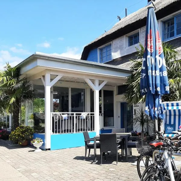 Landhotel Ostseetraum & Apartments，瓦爾內明德的飯店