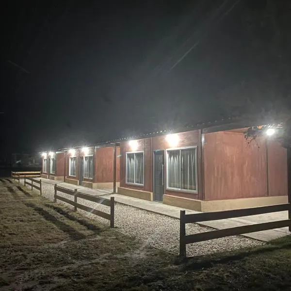 Cabañas Emilia, hotel i La Adela