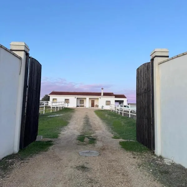 Casa Alboroto, hotell sihtkohas Puebla del Río