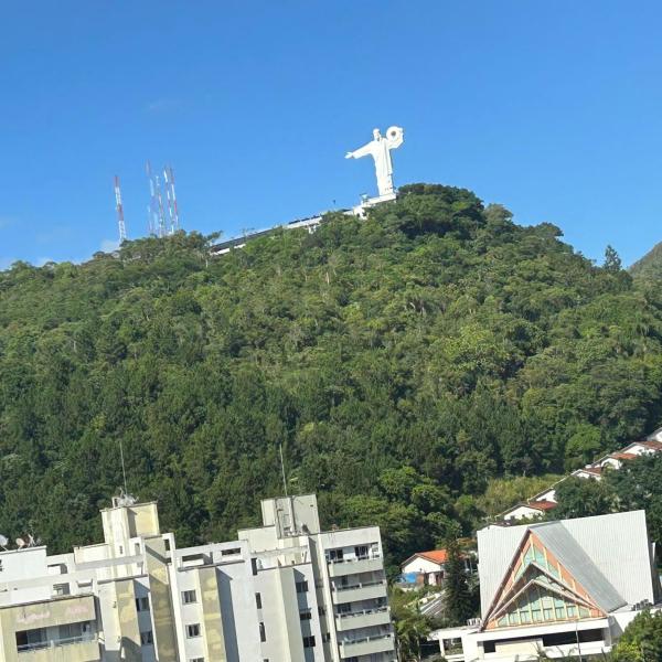 Apto 02 dormitorios - Otima Localização !