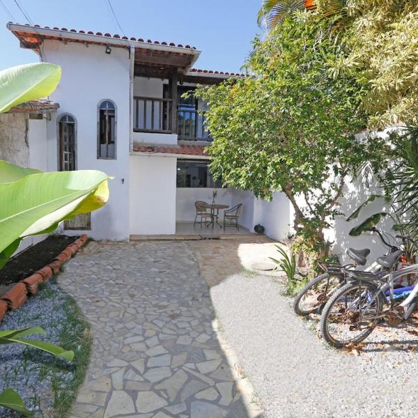 Linda casa ampla a 200m da Praia de Manguinhos