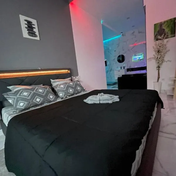 Suite Zen L Amaryllis Jacuzzi TV Integrée Clim Wifi Béziers Centre Arrivée Autonome 24h24, hotel a Béziers