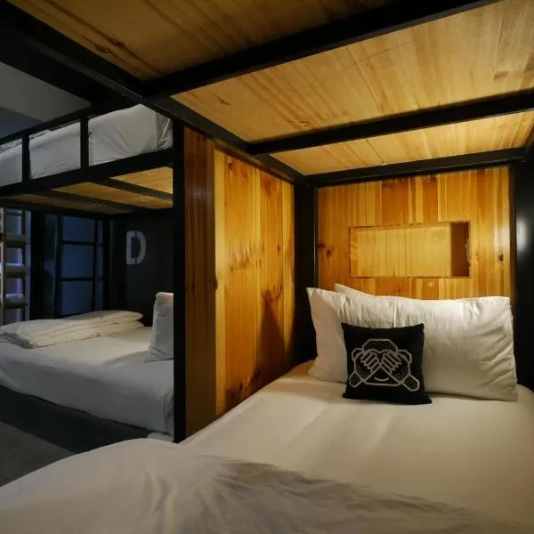 Blu Monkey Hotel Surat Thani, hotel en Surat Thani