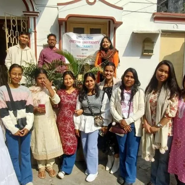 ROAMERS INN Backpackers Hostel, hotel a Calcutta