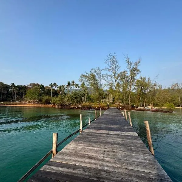 Paradise Sunrise Bungalows, hotel em Koh Rong