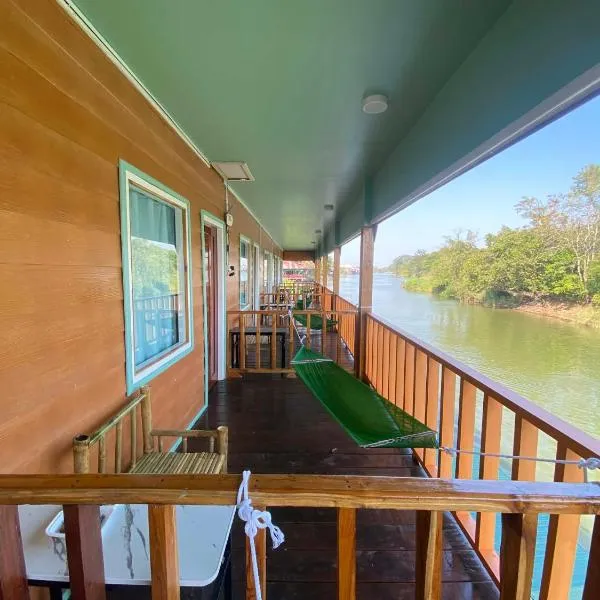 SODA River View Guesthouse DONDET, хотел в Ban Donsôm Tai