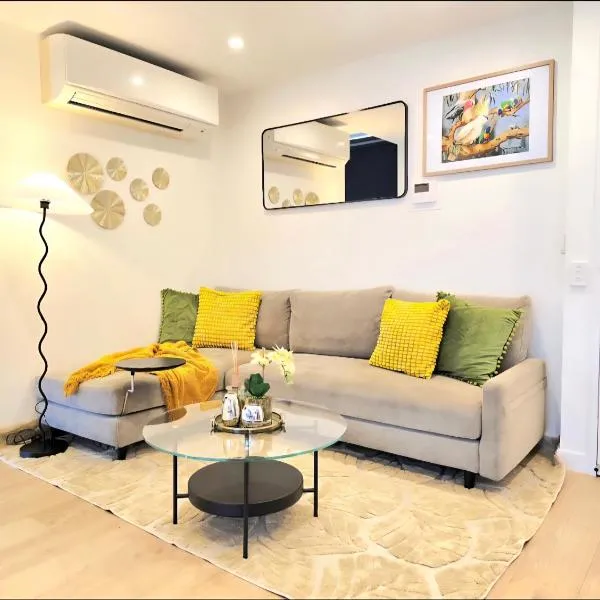 Modern CBD Apartment With Skyline Views , Pool Gym & Free Parking, ξενοδοχείο στο Μπρισμπέιν