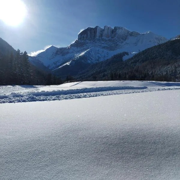 Auberge Buissonniere, hotel em Gresse-en-Vercors
