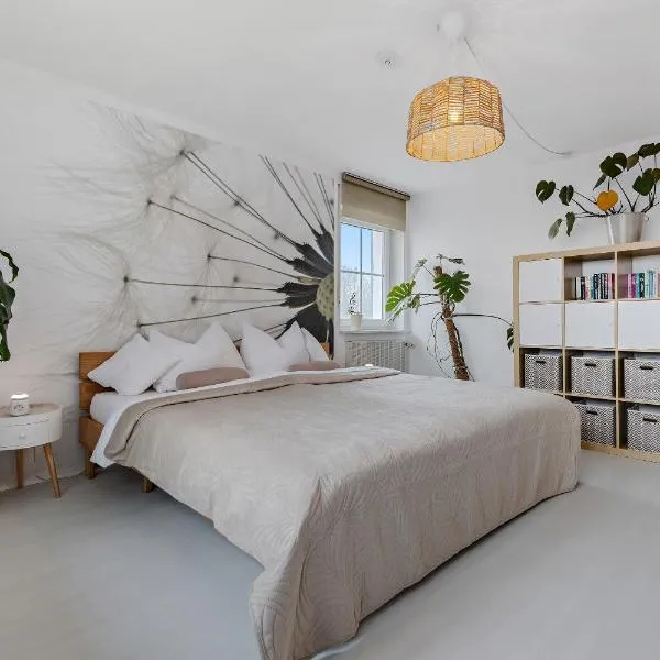 Viesnīca Wintergarten Wohnung mit Feldblick nahe Legoland pilsētā Jettingen-Scheppach