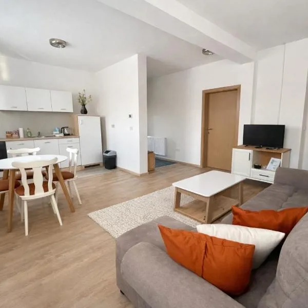 Apartmani Sun & Moon, hotel em Žepče