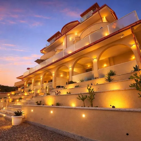 BLOOM Tropea, khách sạn ở Tropea