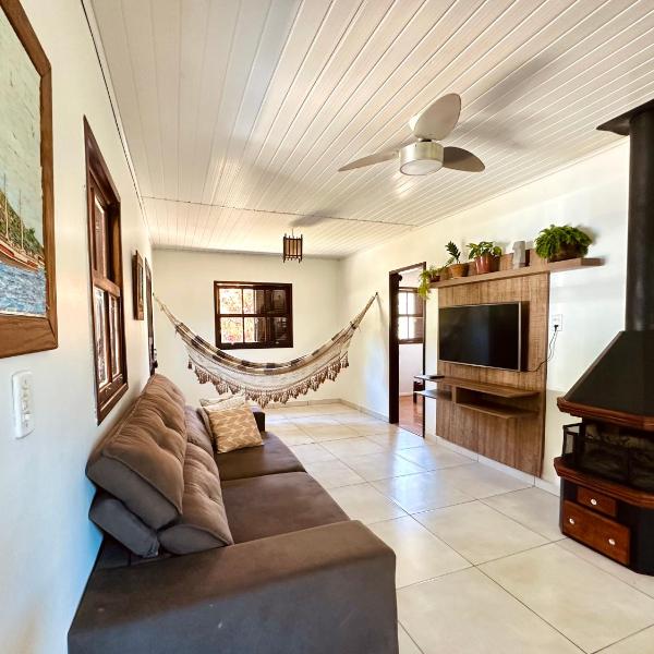 Casa aconchegante na Ferrugem - 2 quartos - 450m da Praia