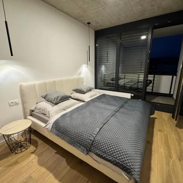 Luxury Apartment with Parking in Trenčín, hotel in Trenčín