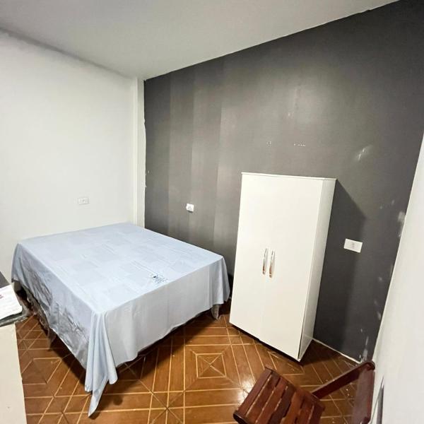 Quarto mobiliado para locação com banheiro e cozinha excelente localização a 700 m do Pantanal Shopping - Foto 2