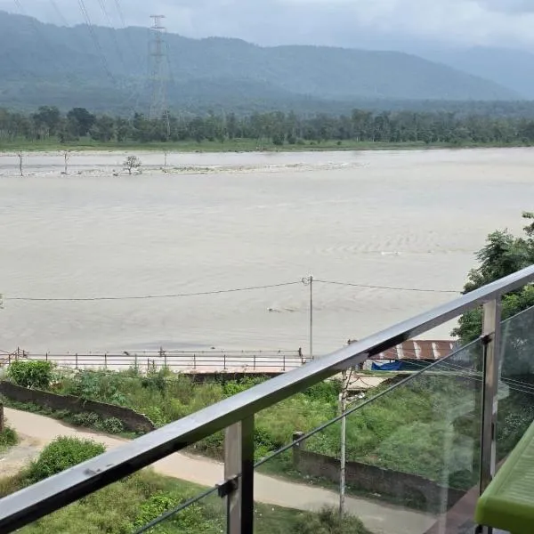 Veda- Luxurious 4BHK with Ganga & Hill View, hotel a Rishikesh